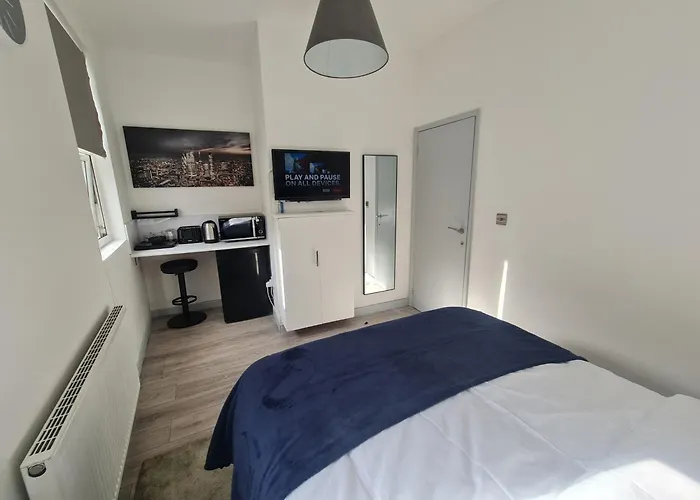 Stratford Prime Rooms